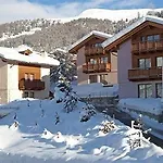 特奥拉木屋公寓 *