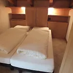 特奥拉木屋公寓 * 利维尼奥