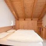 特奥拉木屋公寓