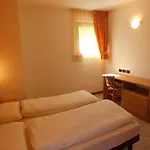 特奥拉木屋公寓 *